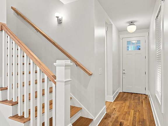 4th image of 838A Lischey Ave