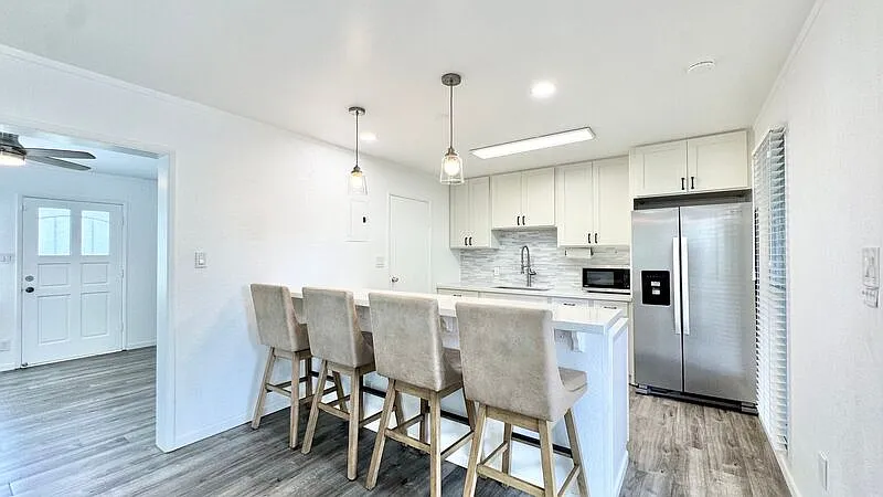 3 bed, 1.5 bath, 1142 sqft, $3,300 — Photo 1