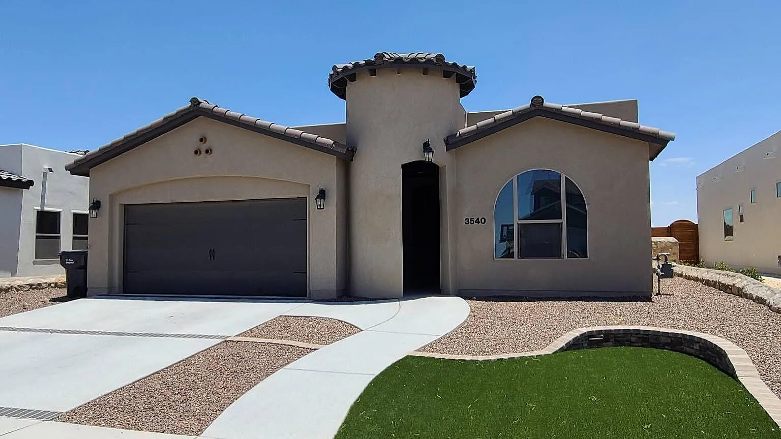 4 bed, 2.0 bath, 1800 sqft, $2,000 — Photo 1