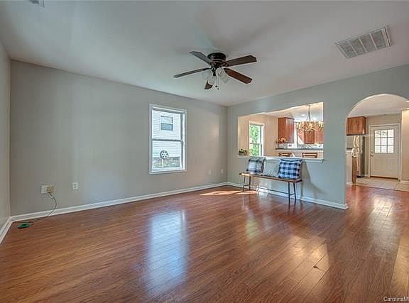 5th image of 130 Pratt St
