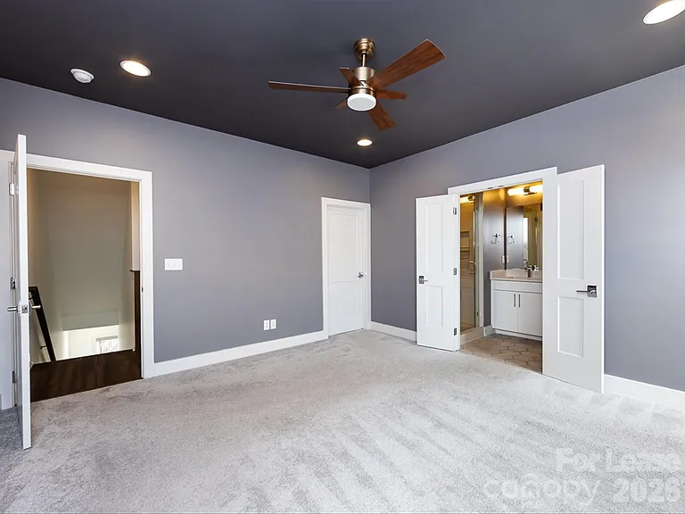1207 E 36th St #3 — Photo 25