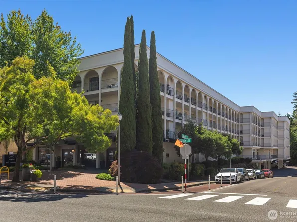 10129 Main Street #306, Bellevue, WA 98004