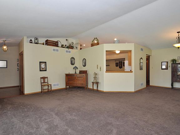4th image of 7766 W Margaret Ln