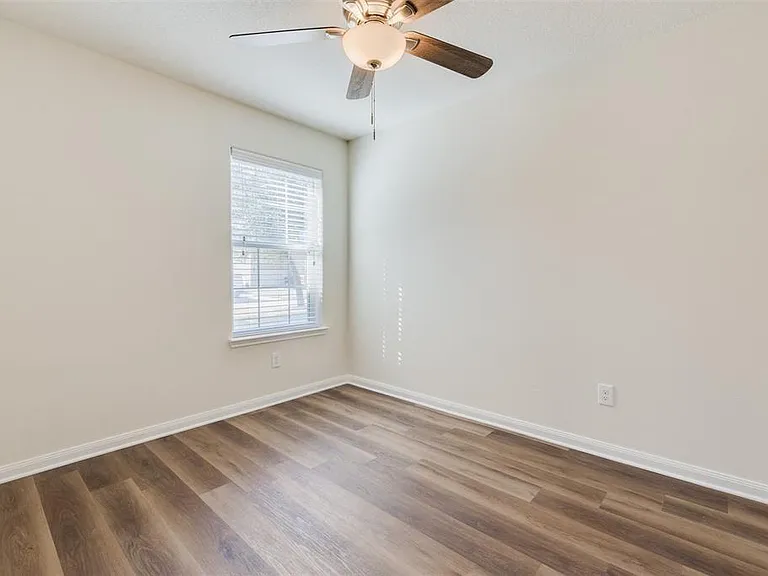 26918 Graybill Ct — Photo 16