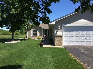 845 Greensview Ct NW, Hutchinson, MN 55350
