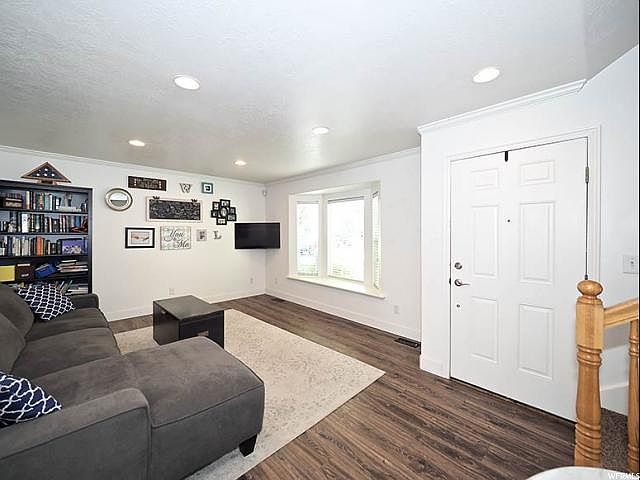 1st image of 3904 N Davencourt Loop