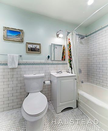 4th image of 692 Degraw St