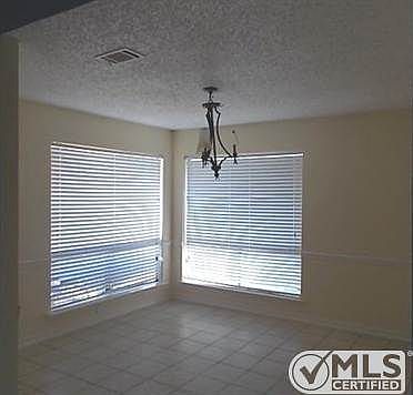 4th image of 416 Covey Ln