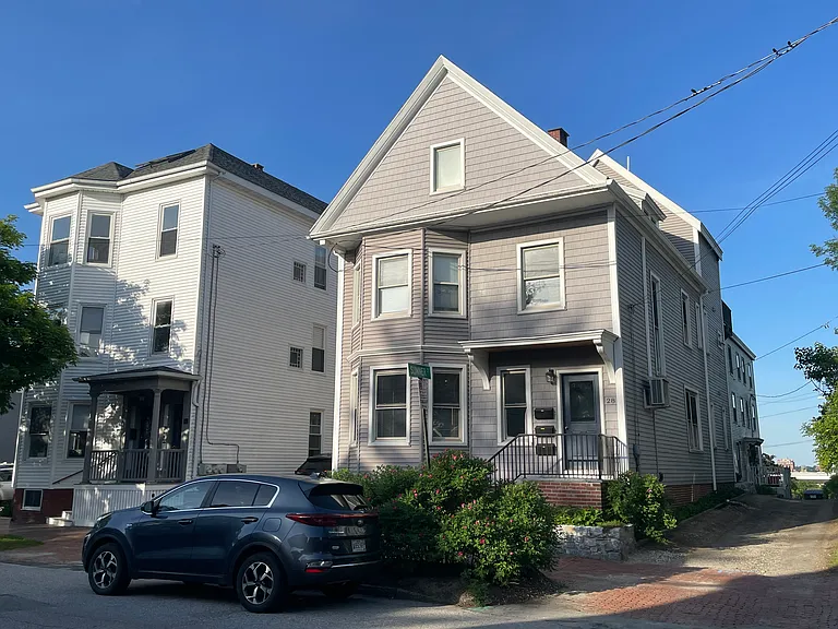 Late spring morning at 28 North on Munjoy Hill.