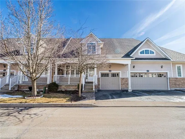 350 Lakebreeze Dr Unit 8, Clarington, ON L1B 0A2