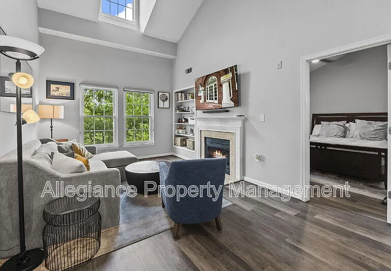 171 Somervelle St #406 — Photo 7