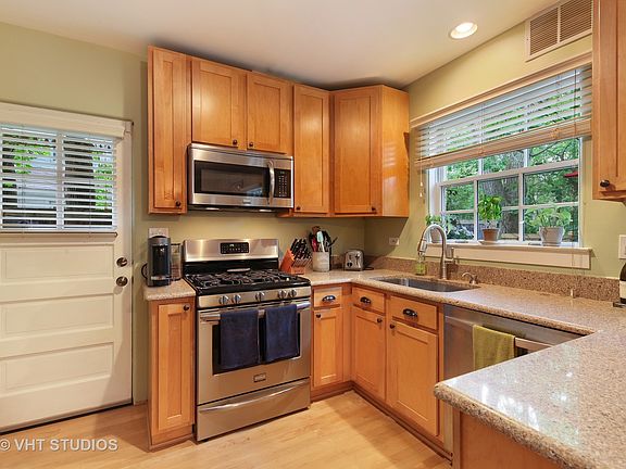4th image of 1797 Clifton Ave