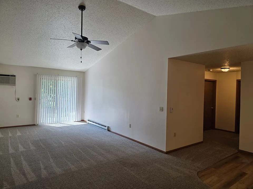 W172N11373 Division Rd