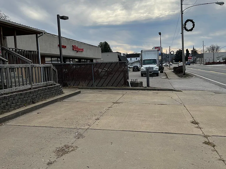 225 N Park Dr — Photo 12