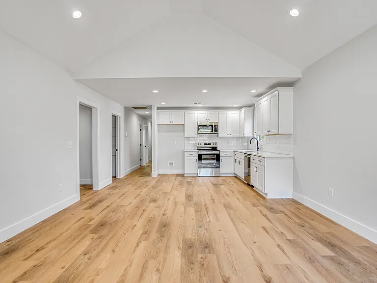 111 Iris Ln — Photo 15
