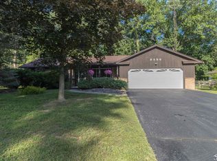 8456 Cottonwood Dr, Lambertville, MI 48144