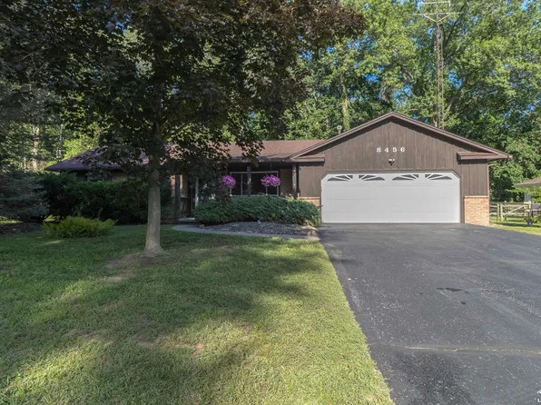8456 Cottonwood Dr, Lambertville, MI 48144