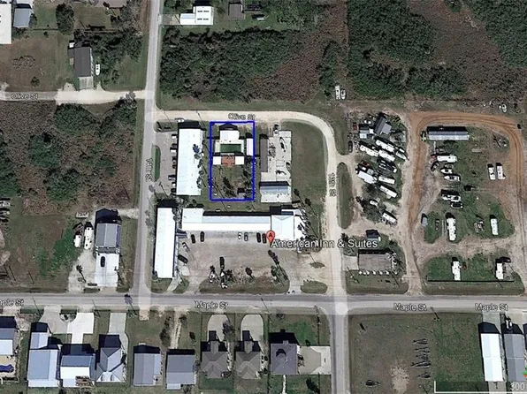 1301 W Olive St, Port O Connor, TX 77982