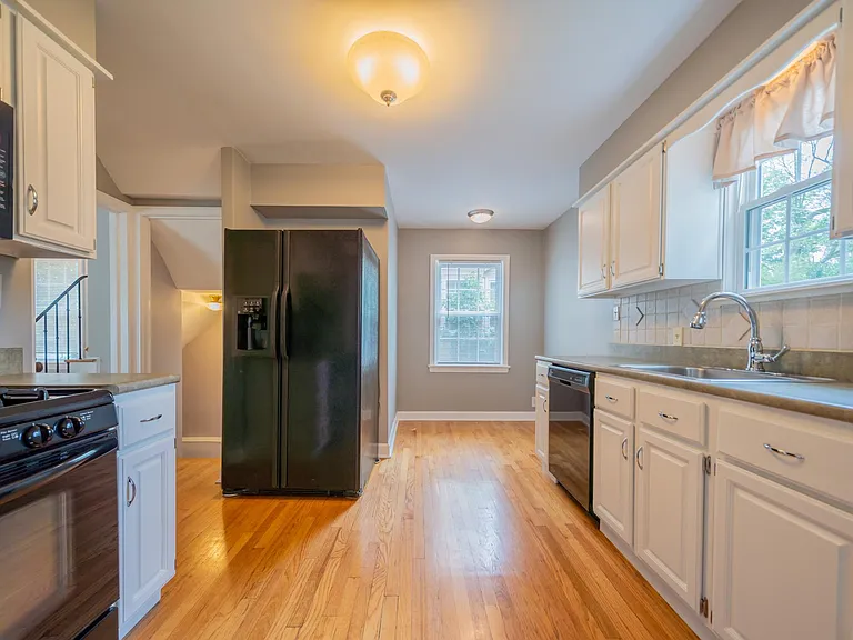 1200 Brentwood Rd — Photo 11