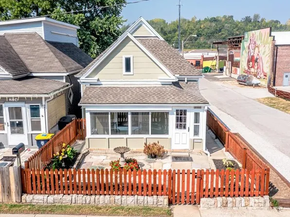 2722 Holly St, Kansas City, MO 64108