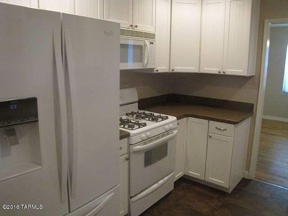 5th image of 2626 E Waverly St