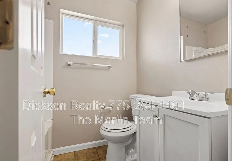 695 Denslowe Dr #B — Photo 10