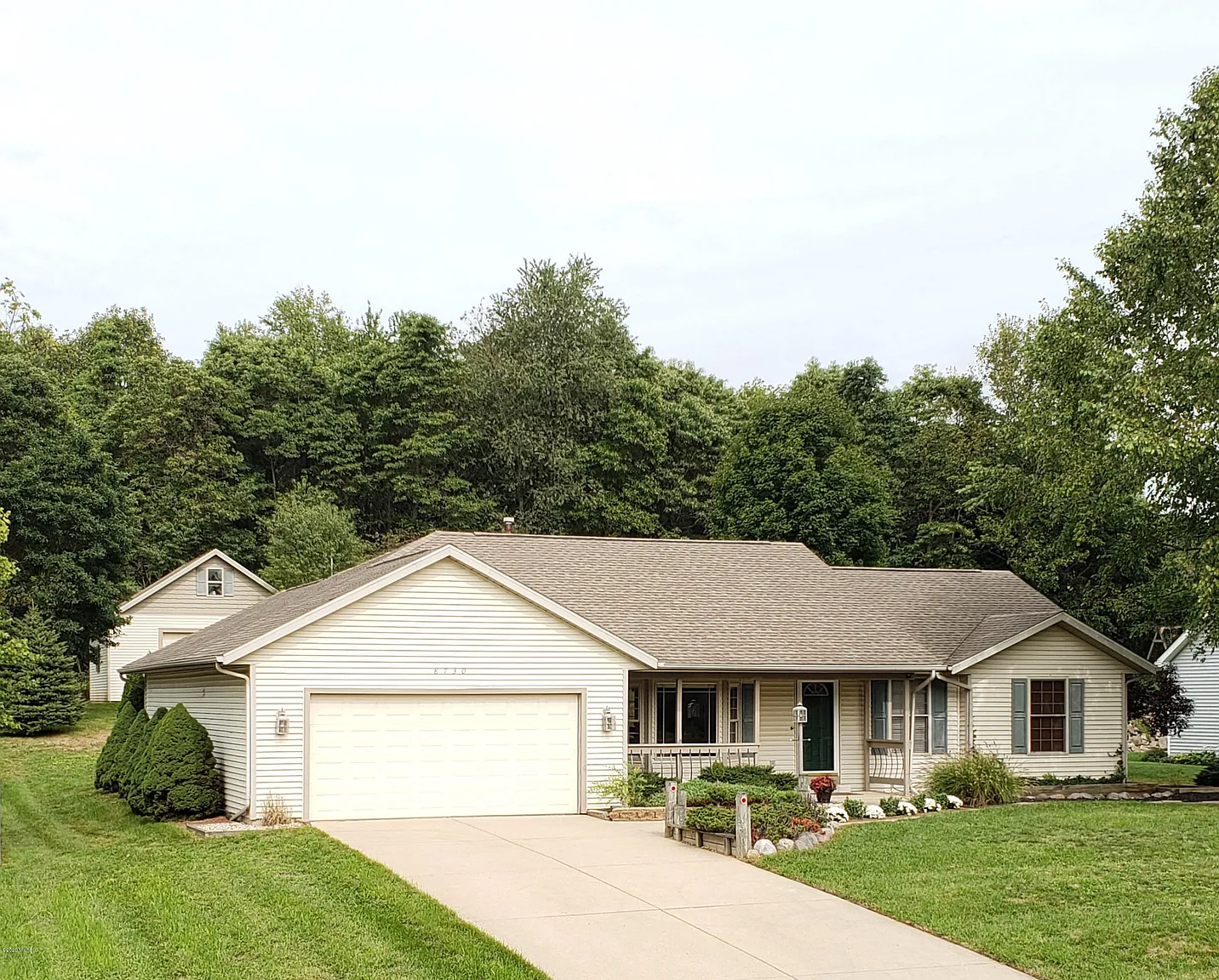 8730 Hathaway Rd photo 1