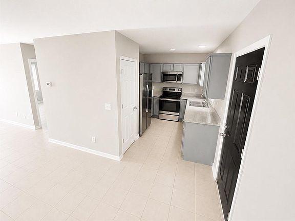 4th image of 842 Store House Ln #A