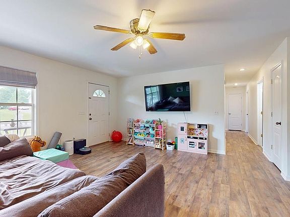 5th image of 3914 Kings Ct