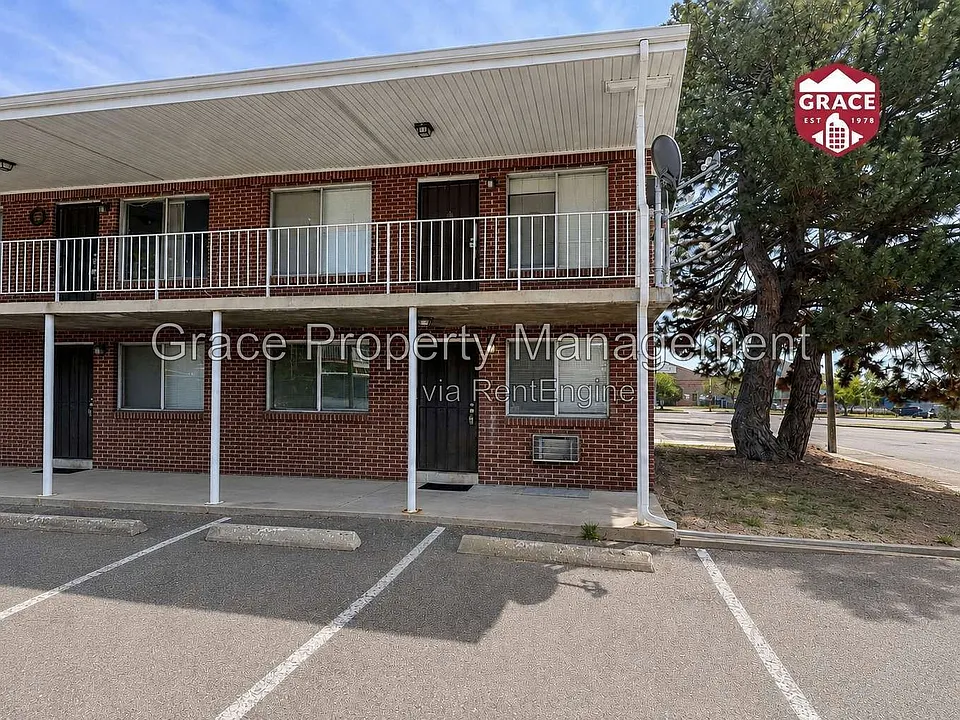 3041 W Hamilton Pl #3