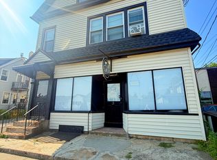 31 Lucy St #1, Woodbridge, CT 06525