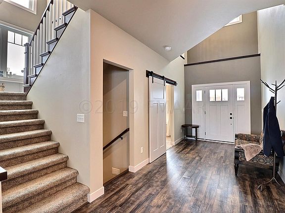 4th image of 2625 1st St E
