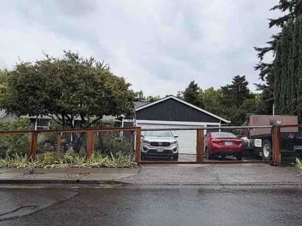 14725 SW Glenbrook Rd, Beaverton, OR 97007