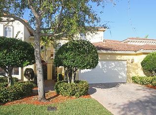 885 Spinnaker Dr W, Hollywood, FL 33019