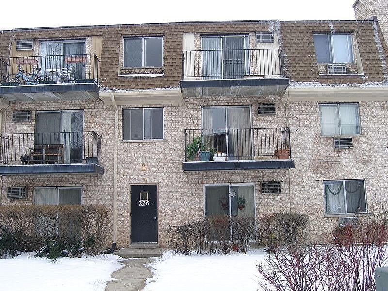2nd image of 226 Shorewood Dr APT 1C