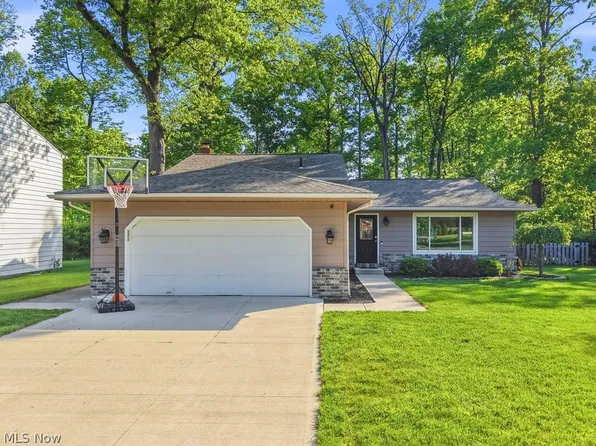 16878 Lanier Ave, Strongsville, OH 44136
