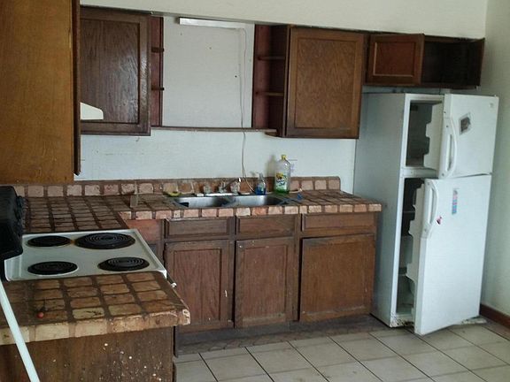 2nd image of 4755 N Bonanza Dr