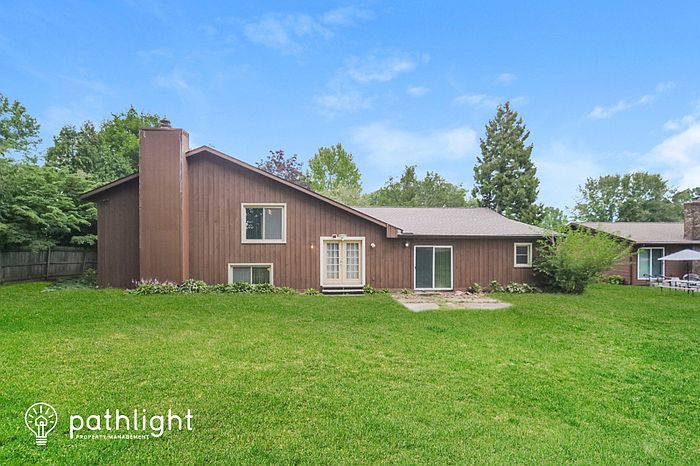 1st image of 3368 Dowling Dr