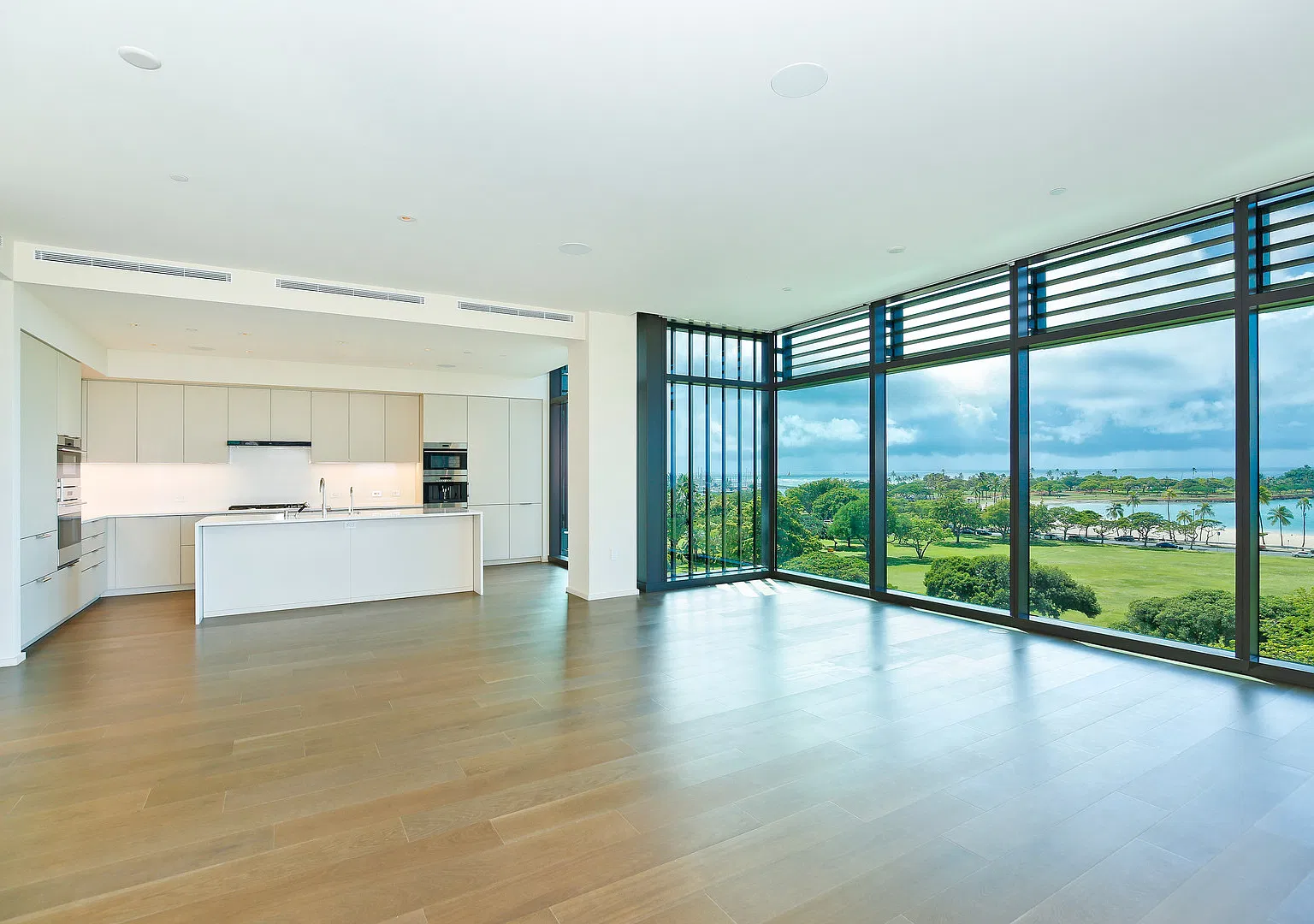 Resort Living in the Heart of Honolulu - Park Lane — Photo 1