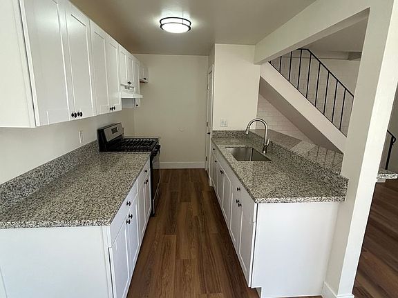4th image of 3633 Park Dr APT 2