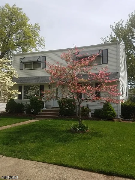 21 Farmingdale Ave photo 1