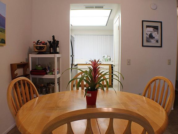 5th image of 3378 Darby St Floor 328-1