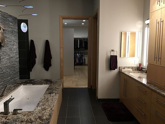 3rd image of 10507 Eastlawn Dr