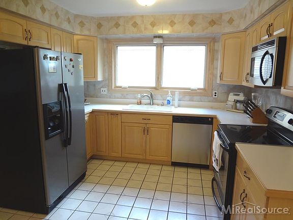 4th image of 14149 Peterboro Dr