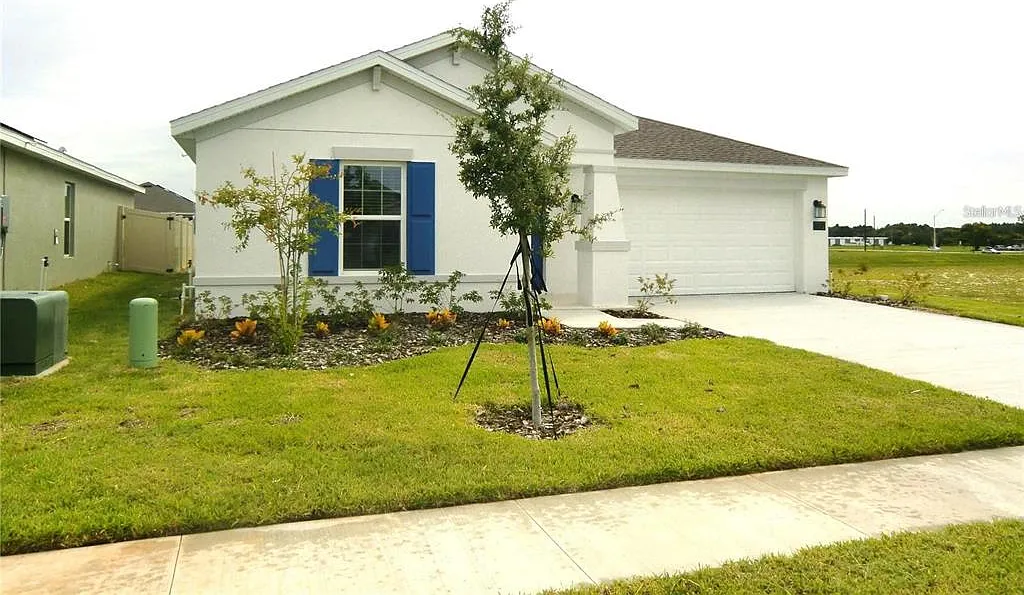 3 bed, 2.0 bath, 1560 sqft, $1,895 — Photo 1