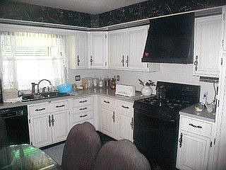 2nd image of 947 Daly St
