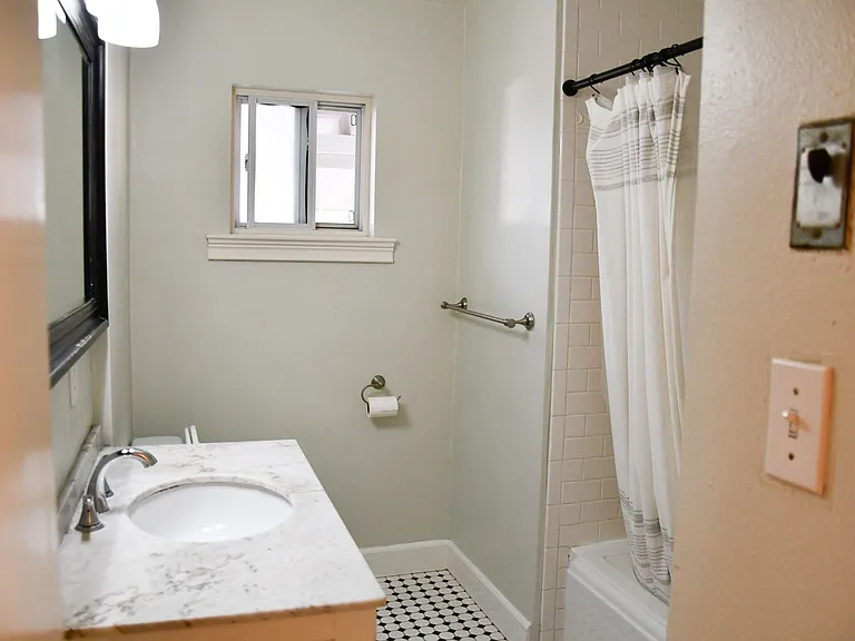 1210 E Oakmont Ave — Photo 24