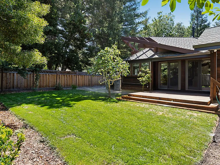 3340 Woodside Rd — Photo 3
