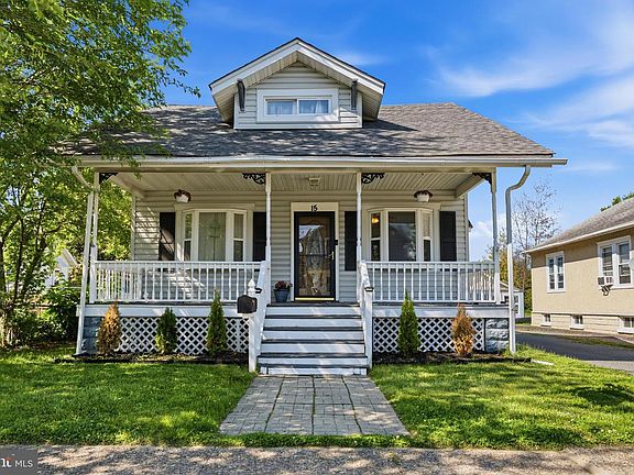 3rd image of 15 Elmhurst Pl