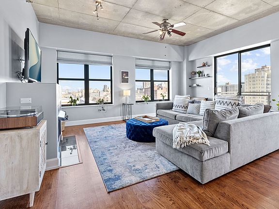 4th image of 1122 W Catalpa Ave APT 809